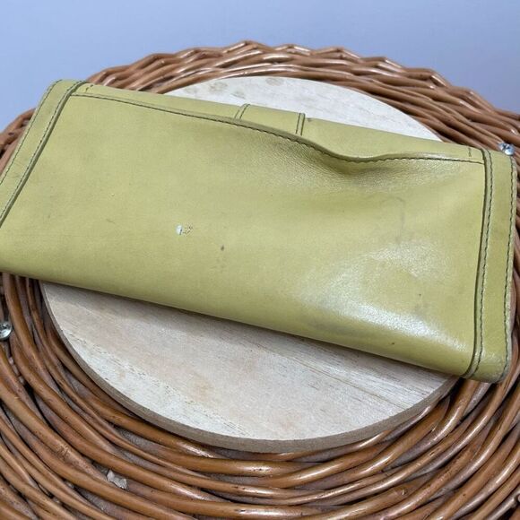 Coach Soho Tan Leather Buckle Flap Closure Long Wallet Green Yellow Clutch - Picture 4 of 9